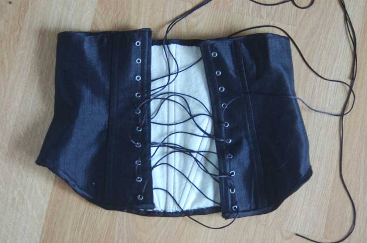 201608-corset-1-back